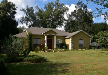 Look No Further! This beautiful home nestled in over 1 acre of land with a pool / spa and plenty of room to enjoy the serenity that this Clermont home has to offer.