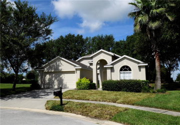Nice home on Cul-De-Sac, surrounded by beautiful mature landscaping. Great location in Four Corners, FL